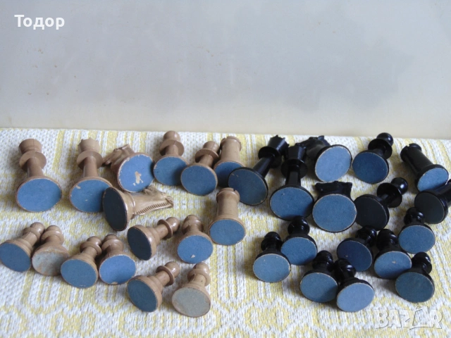 Бакелитови фигури за шах, снимка 6 - Шах и табла - 53312645