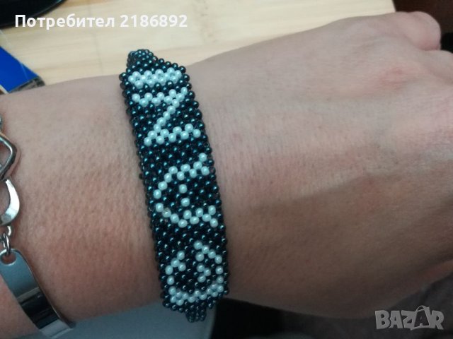 Гривна от чешки мъниста 