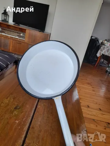 Стар емайлиран тиган #4, снимка 4 - Други ценни предмети - 49678545