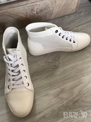 Перфорирани нови кецове Calvin Klein- 37, снимка 4 - Кецове - 27622023