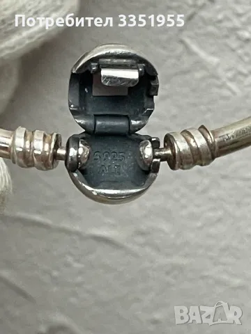 Оригинална гривна Pandora с 3 талисмана, снимка 12 - Гривни - 49523707