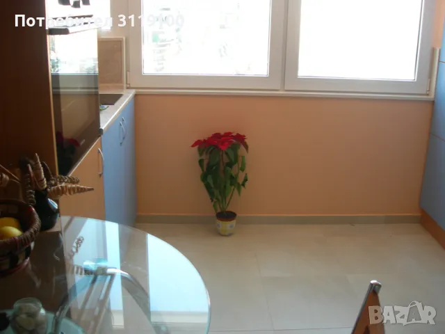 Продава се стъклена маса кръгла, снимка 2 - Маси - 47816657