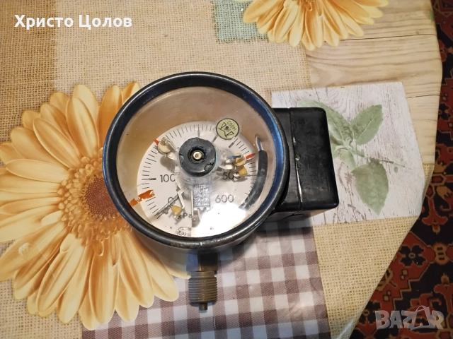 Контактен манометър до 6 атмосфери