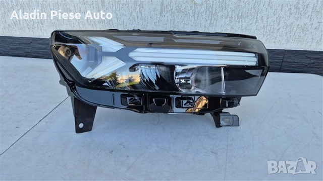 Десен фар Dacia Bigster Duster година 2024 2025 код 260109635R , снимка 3 - Аксесоари и консумативи - 51843116