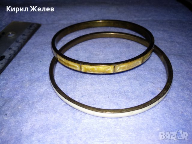 ДВЕ СТАРИ МЕСИНГОВИ КЛАСИЧЕСКИ ТЪНКИ ГРИВНИ ЕДНАТА с ЯСПИС 37951, снимка 8 - Гривни - 40810499