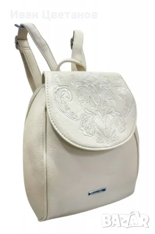 Дамска раница от еко материал с бродиран капак, снимка 6 - Раници - 50336931