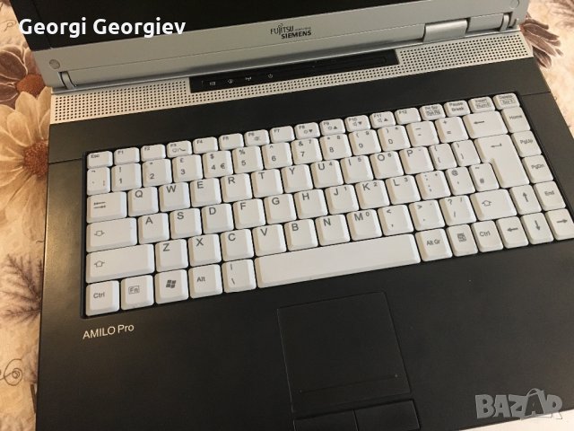 Продавам Fujitsu Siemens Amilo Pro V2030 цял.