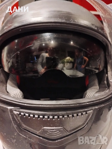 Мото каска черен мат размерXL61, с вградени слънчеви очила освен предпазна слюда.Делта спорт, снимка 10 - Аксесоари и консумативи - 53238719