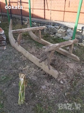 Стара дървена шейна от царско време