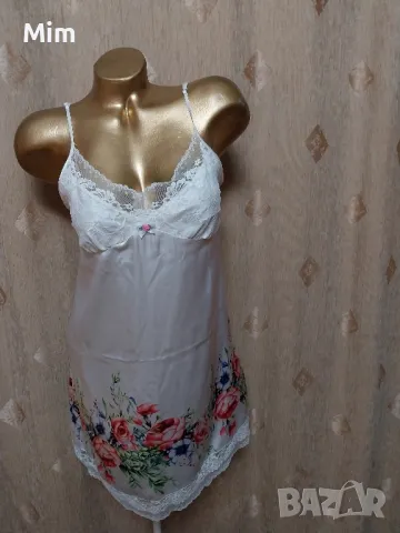 Mia-amore S/M  Сатенена бяла нощница на големи рози, снимка 8 - Нощници - 50136366