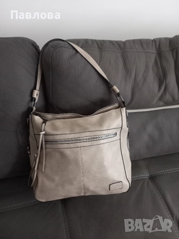 Нова дамска чанта с 4 джоба и 2 прегради