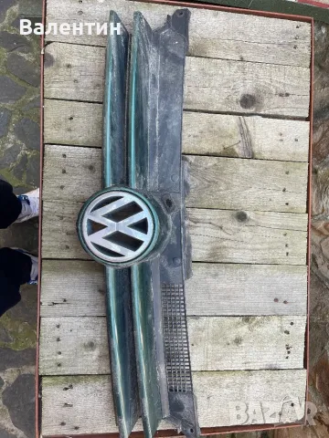Решетка предна Голф 4
