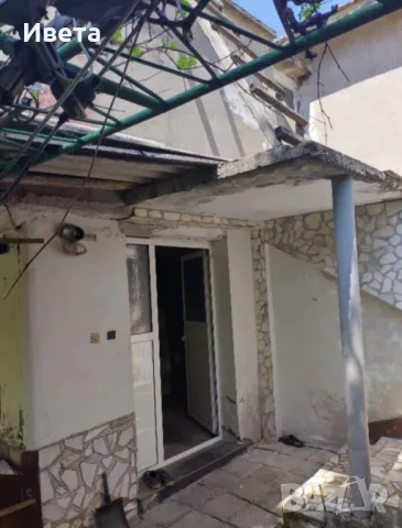 Двуетажна къща с двор в с. Ябълково, област Хасково , снимка 2 - Къщи - 48778396
