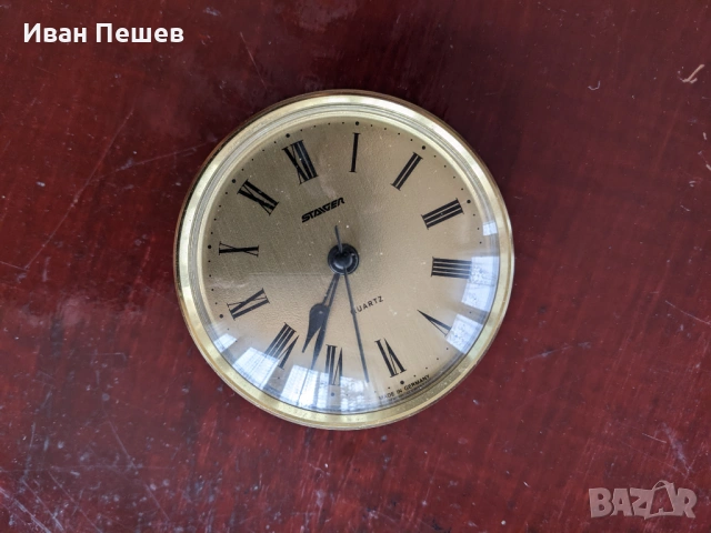 Търся часовник за каравана като този на снимката.Диаметър на циферблата 70 мм.