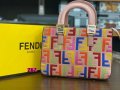 Дамска чанта Fendi, снимка 1 - Чанти - 32392200