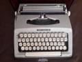 Пишеща машина Марица 12 на латиница, снимка 1