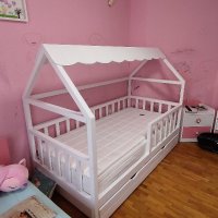Детско легло тип къщичка с издърпващ се шкаф, снимка 1 - Други стоки за дома - 40436720
