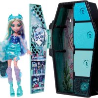Кукла Monster High Lagoona Blue с гардероб с 15 изненадващи модни аксесоара, снимка 1 - Кукли - 43972365