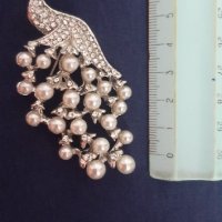 Перлена брошка на паун+висящи перлени обеци, снимка 4 - Бижутерийни комплекти - 35211385