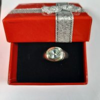 Дамски сребърен пръстен с камък кристал.Проба 925.