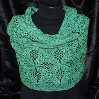 Зелен Ръчно плетен на една кука шал /плетиво подарък hand made/, снимка 5 - Шалове - 35141623