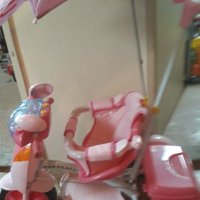 триколка с дръжка за управление и педали за детето, мека седалка,обезопасена, снимка 1 - Скутери и тротинетки - 32859821