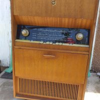 АКОРД-104 Радио-грамофон/музикален шкаф, снимка 1 - Радиокасетофони, транзистори - 28641224