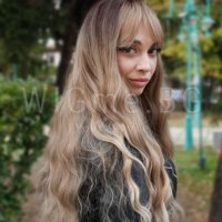 Дълга руса перука на вълни с бретон Флор, снимка 7 - Аксесоари за коса - 30608474