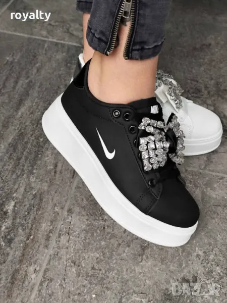 Nike дамски маратонки , снимка 1