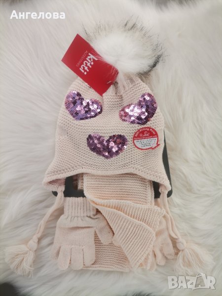 Комплект шапка, шал и ръкавички за момиче 1-4г, снимка 1
