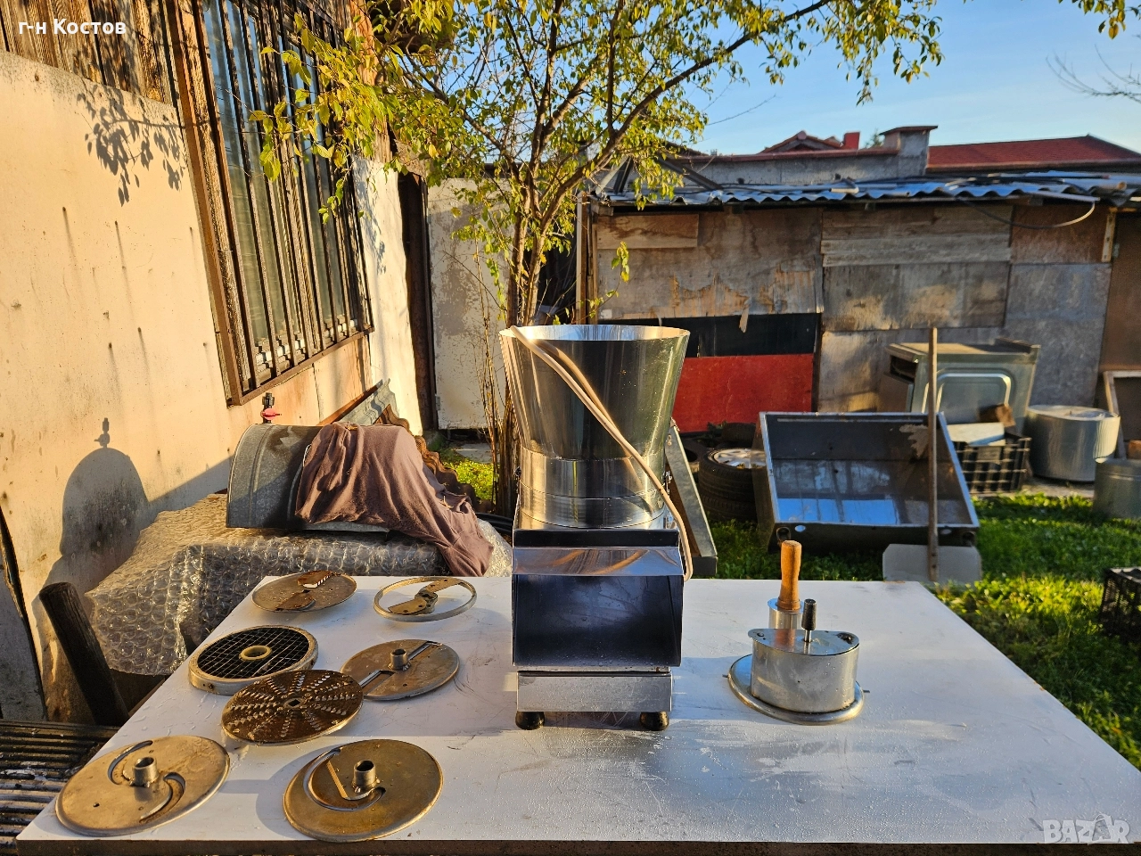 Зеленчукорезачка втора употреба Професионална за стъргане на кашкавал и рязане на зеленчуци 7бр.  , снимка 1