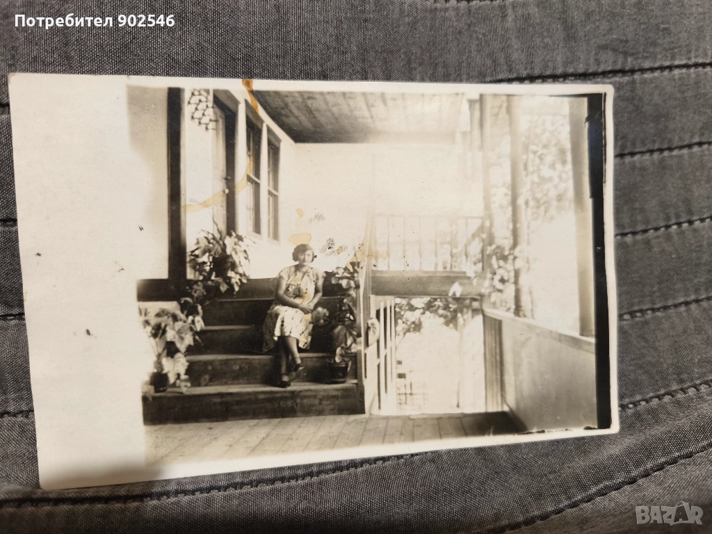 Сливен. 1930 г. Жена на стълбите., снимка 1