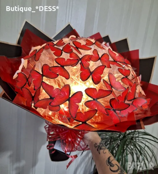 ЗАПОВЯДАЙТЕ‼️БЕЗПЛАТНА ДОСТАВКА  за поръчка на 2 букета‼️Светещи букети "DESS" 🦋, снимка 1