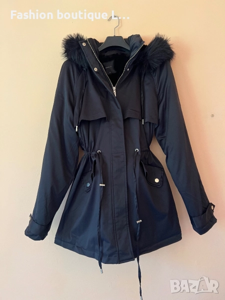 Дълго черно яке с пух отвътре и косъм на качулката с джобове 36 размер на марката Mohito 🖤, снимка 1