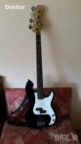 Бас китара fender squier p bass, снимка 1