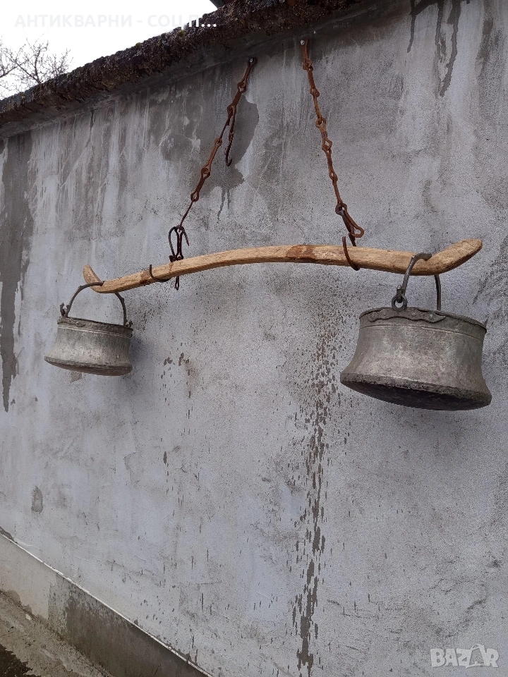 Комплект Соц Стари Ръчно Ковани Медни Менци С Кобилица 2×12лт. Номер 519., снимка 1