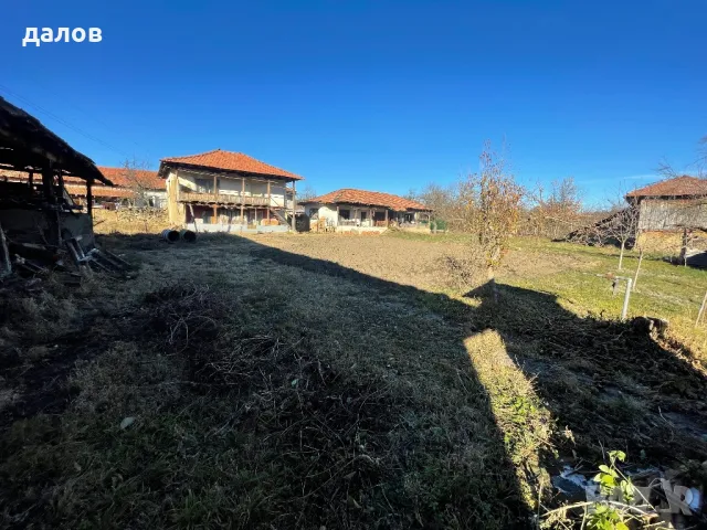 Къща в с. Петко Славейков, снимка 3 - Къщи - 48088549