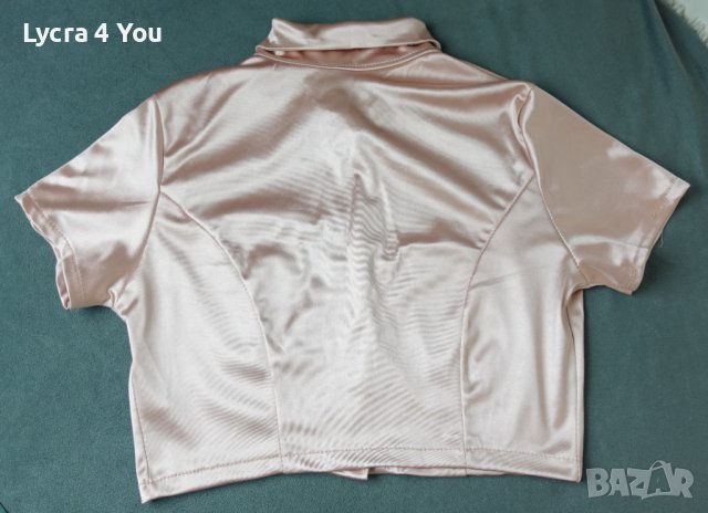 Къса дамска лъскава ризка или блузка с яка и метални копчета, снимка 3 - Ризи - 43646867