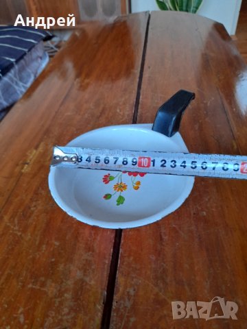 Стар емайлиран омлетен тиган,тиганче #10, снимка 3 - Други ценни предмети - 39433730