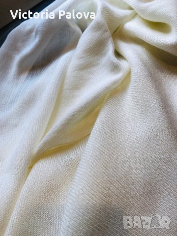 Красив шал млечен цвят 175/60см, снимка 6 - Шалове - 28031801