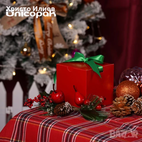 Подаръчна кутия Червена със зелени панделки 10x10x10см 10бр, снимка 5 - Други стоки за дома - 51375107