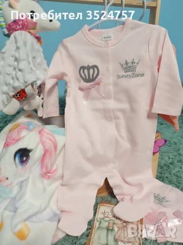 Продавам щендер с кошница с дрешки за момиченце , снимка 5 - Комплекти за бебе - 52354062