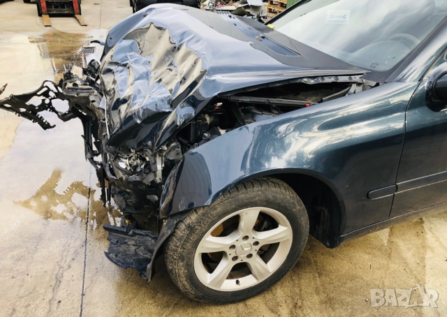 мерцедес ц 220 дизел 646 двигател на 160,000км. Пробег НА ЧАСТИ , снимка 4 - Части - 44841917