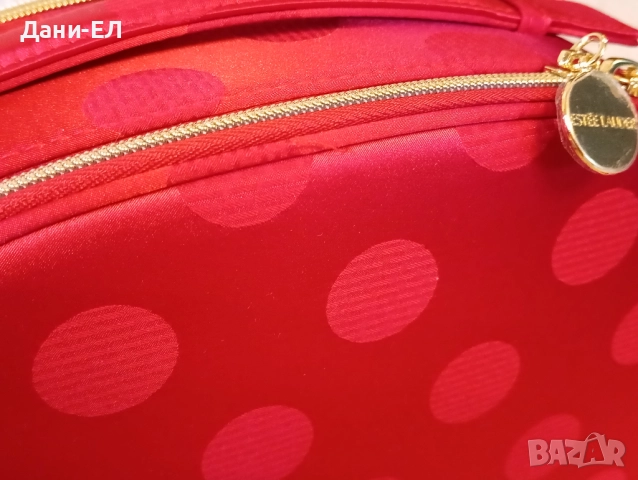 Estee Lauder Разкошен козметичен куфар от коледен блокбастър 2025, снимка 14 - Декоративна козметика - 52116927