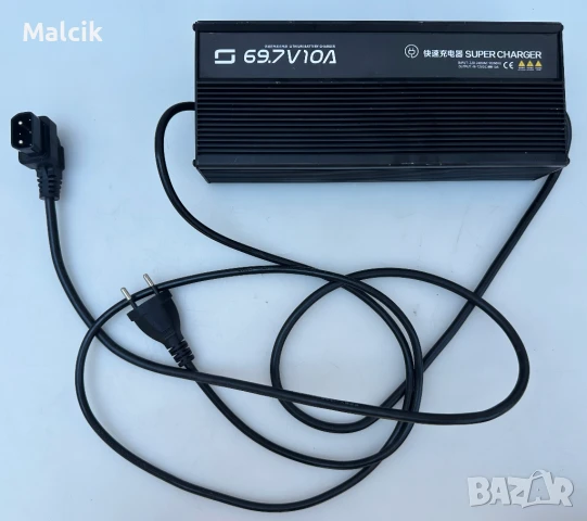 Бързо зарядно за електрически скутери Supercharger 46-72V 10Аh Vmoto, Super Soco