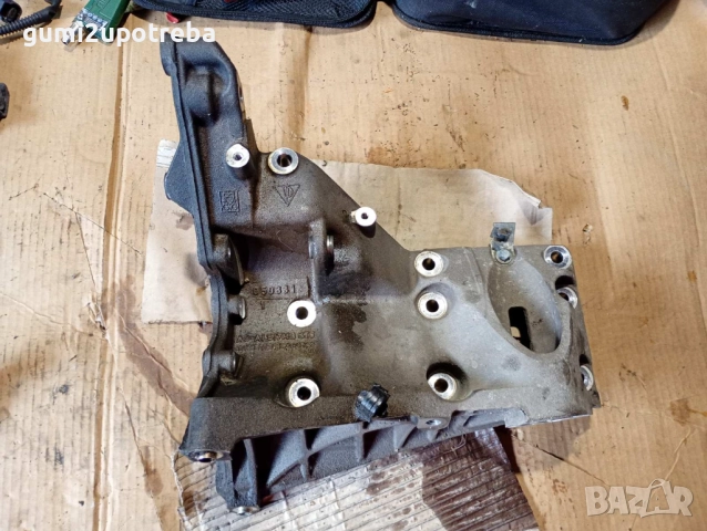 Държач Бракет Тампон Двигател 9481022135R Porsche Cayenne S 4.5 2005г 9PA