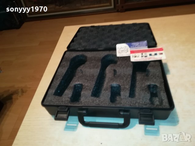 BEHRINGER NEW MODEL-КУФАР 1801221401, снимка 4 - Микрофони - 35476880