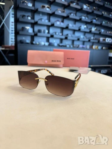 очила с черен обикновен калъф miu miu ray ban , снимка 3 - Слънчеви и диоптрични очила - 50714188