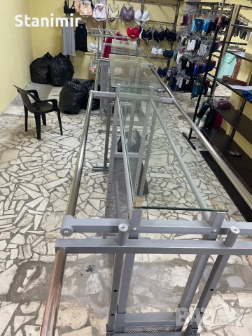Професионален метален щендер със стъклен плот, снимка 2 - Оборудване за магазин - 52208653
