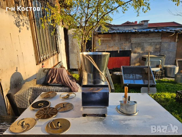 Зеленчукорезачка втора употреба Професионална за стъргане на кашкавал и рязане на зеленчуци 7бр.  